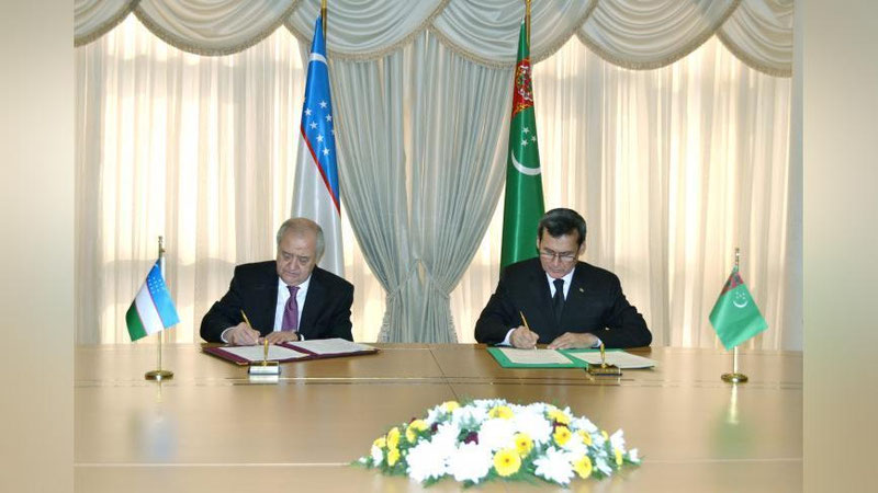 Изрображение 'Главы МИД Узбекистана и Туркменистана подписали программу сотрудничества'