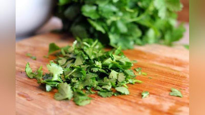 Изрображение 'КАКОЙ ВРЕД НАНОСИТ КИНЗА ЖЕНСКОМУ ЗДОРОВЬЮ?'