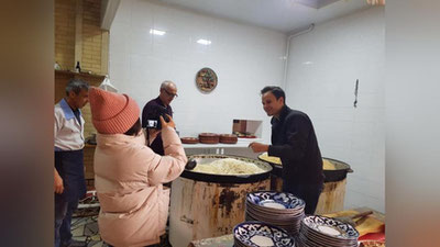 Изрображение 'Известный канадский фуд-блогер прибыл в Самарканд'