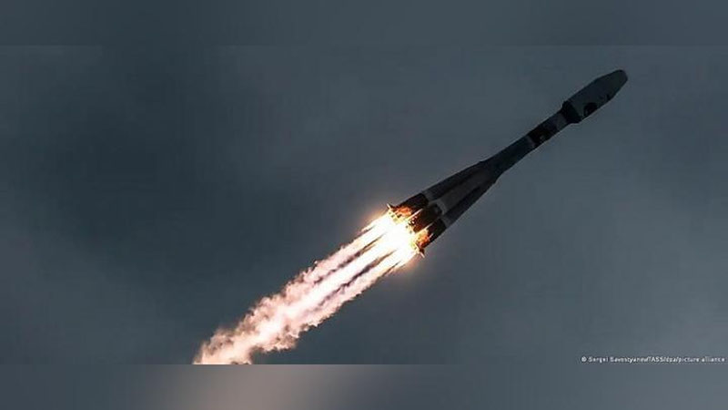 'Oyga 50 yil ichida birinchi marta uchirilgan Rossiya kosmik stansiyasi parchalanib ketdi'ning rasmi