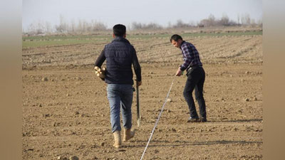 'Ayni bir hujjat bilan yoki bir vaqtning o`zida erni olib qo`yish, zaxiraga olish, boshqa shaxsga ajratish taqiqlandi'ning rasmi
