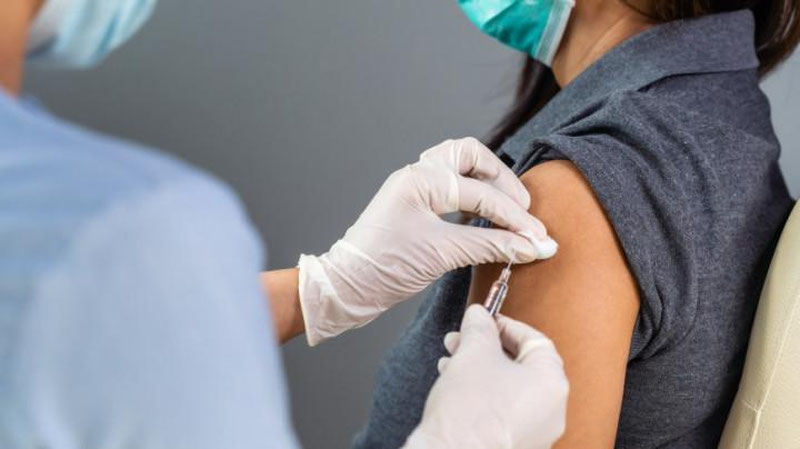 Изрображение 'В Узбекистане от ковида полностью вакцинировали более 15 млн человек'