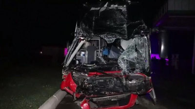 'Самарқандда сайёҳлар кетаётган автобус “Камаз” билан тўқнашди'ning rasmi