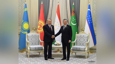'Shavkat Mirziyoev  Qozog`istonning birinchi prezidentini tug`ilgan kuni bilan tabrikladi'ning rasmi