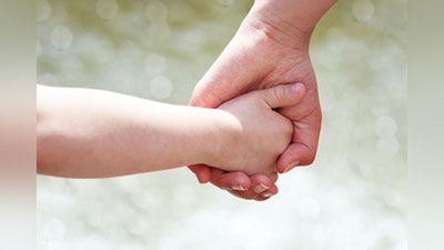 '1 sentyabrdan etim va ota-ona qaramog`idan mahrum bo`lgan bolalarga davlat bir qator imtiyozlarni joriy eta boshlaydi'ning rasmi