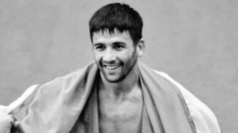 'Тошкентда 29 ёшли жаҳон чемпиони бошқа бир чемпион йигит томонидан пичоқлаб, ўлдирилди'ning rasmi
