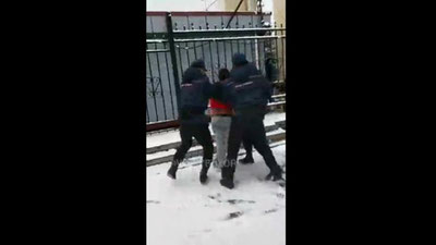 'Toshkentning Chorsu bozorida Milliy gvardiya xodimlari va fuqarolar o`rtasida sodir bo`lgan janjalga oydinlik kiritildi (video)'ning rasmi