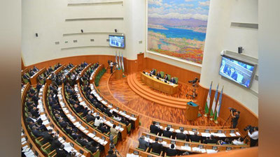 'Ertaga Senatning o`n uchinchi yalpi majlisi o`tkaziladi'ning rasmi