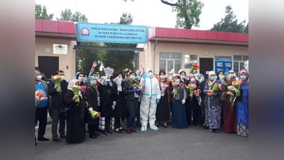 Изрображение 'В ташкентской клинике сменилась группа медработников, лечивших пациентов с COVID-19'