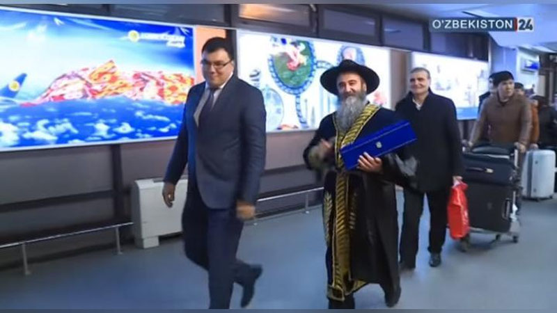 Изрображение 'В ТАШКЕНТЕ ВСТРЕТИЛИ ТУРИСТОВ ИЗ ТУРЦИИ И ИЗРАИЛЯ, ПРИБЫВШИХ БЕЗ ВИЗЫ (ВИДЕО)'