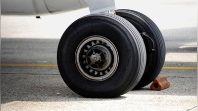 Изрображение 'ПРИ ПОСАДКЕ САМОЛЕТА В ТАШКЕНТЕ У БОИНГА ЕДВА НЕ ЗАГОРЕЛИСЬ ШАССИ'