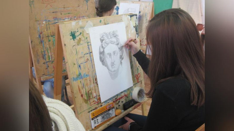 Изрображение 'Стартовали творческие экзамены в вузы'