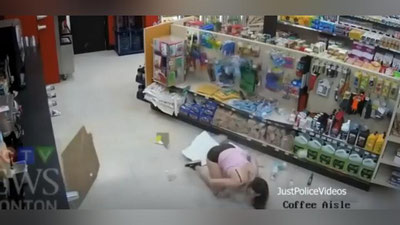 Изрображение 'САМОЕ НЕЛЕПОЕ ОГРАБЛЕНИЕ В КАНАДЕ ПОПАЛО НА ВИДЕО'