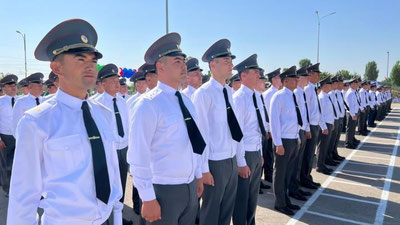 'Oliy harbiy ta`lim muassasalarida navbatdagi bitiruv marosimlari bo`lib o`tdi'ning rasmi