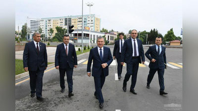 Изрображение 'Президент посетил новую площадь Беруни в Студенческом городке (фото)'