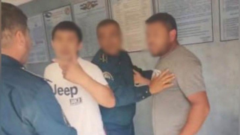 'Andijonda fuqarolar va ichki ishlar xodimlari o`zaro mushtlashdi'ning rasmi