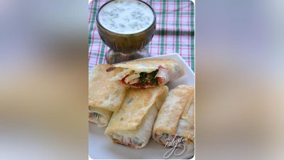 Изрображение 'РЕЦЕПТ ДНЯ: ЛАВАШ С БРЫНЗОЙ, ЗЕЛЕНЬЮ И ПОМИДОРАМИ'