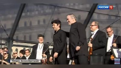 Изрображение 'БЕКЗОД АБДУРАИМОВ ДАЛ КОНЦЕРТ С МАЭСТРО ГЕРГИЕВЫМ В ЦЕНТРЕ ЛОНДОНА (ВИДЕО)'