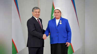 Изрображение 'ПРЕЗИДЕНТ УЗБЕКИСТАНА НАГРАДИЛ ЛУЧШИХ АГРАРИЕВ СТРАНЫ (ВИДЕО)'