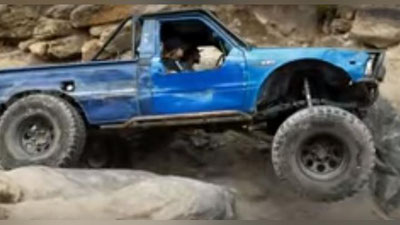 Изрображение 'В СЕТИ ПОЯВИЛОСЬ ВИДЕО ПИКАПА, КАРАБКАЮЩЕГОСЯ ПО СКАЛАМ'