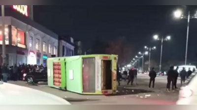 'Toshkentda “Nexia” kelib urilgan avtobus ag`darilib ketdi'ning rasmi