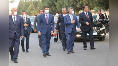 '“Uch avlod uchrashuvi” elchilar nigohida (foto)'ning rasmi