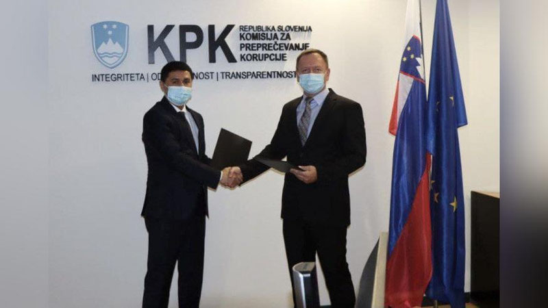 'O`zbekiston va Sloveniya korrupsiyaga qarshi kurashish organlari o`rtasida anglashuv memorandumi imzolandi'ning rasmi