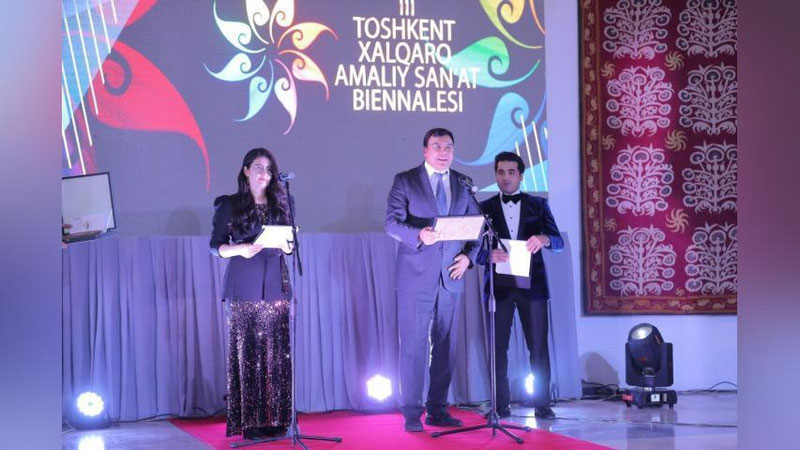 'Ўзбекистонда III Тошкент халқаро биенналеси бўлиб ўтди'ning rasmi