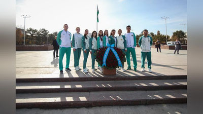 'Бағрикенглик ҳафталиги: Тошкентда гул қўйиш маросими бўлиб ўтди'ning rasmi