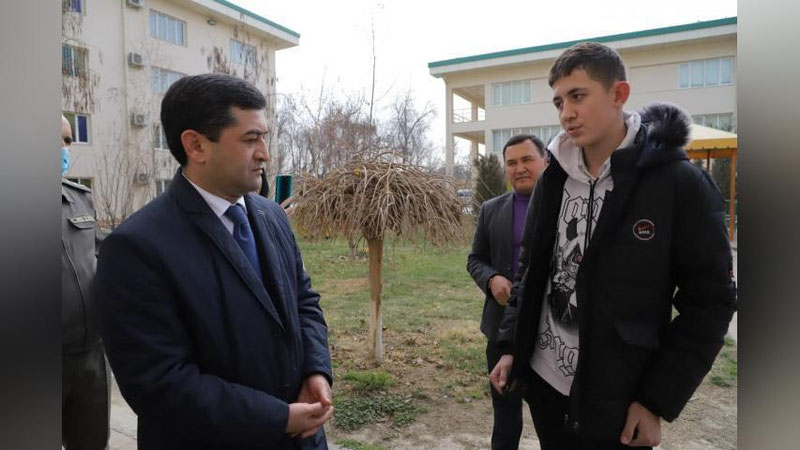 'Халқ таълими вазири: “Меҳрибонлик уйидаги болани яхши қўлга беришга мажбурмиз”'ning rasmi