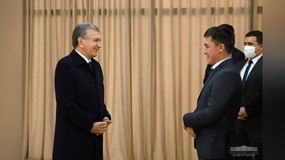 'Шавкат Мирзиёев Самарқанд вилояти Жомбой туманидаги «Тошкент» маҳалла фуқаролари билан суҳбатлашди'ning rasmi