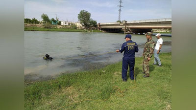 'Сирдарёдаги каналда 17 ёшли йигит чўкиб кетгани айтилмоқда. Қидирув ишлари олиб борилмоқда'ning rasmi