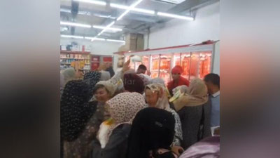 'Andijonda supermarketlardan birida shakarga navbat ur-yiqit to`pоlon bo`ldi (foto)'ning rasmi