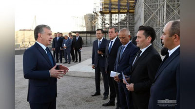 '"Мошинада бир ярим соат Тошкентни айландим... Одам қўрқиб кетди..." Президент пойтахт йўлларидаги тартибсизлик ҳақида гапирди'ning rasmi