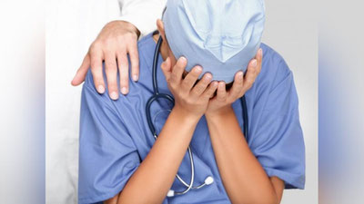 'Qashqadaryoda 59 yoshli shifokor ayovsiz kaltaklandi'ning rasmi