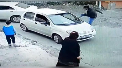 'Farg`onada fuqaro IIB xodimi mashinasi oynalarini sindirib, uni jarohatladi'ning rasmi