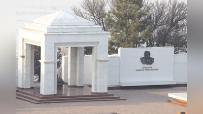 'Prezident Shavkat Mirziyoev "Ata-Beyit" yodgorlik majmuasiga tashrif buyuradi (foto)'ning rasmi