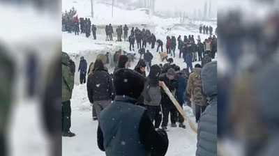 'Tojikistonda qor ko`chkisi oqibatida 10 kishi halok bo`ldi'ning rasmi