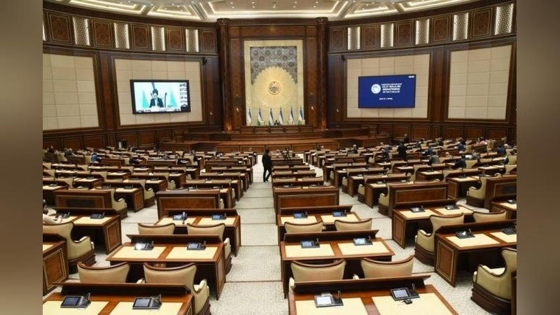 'Senatning o`ttiz to`qqizinchi yalpi majlisi davom etmoqda'ning rasmi