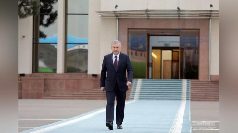 'Prezident Samarqandga jo`nab ketdi'ning rasmi