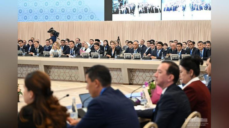 'Sanoatni rivojlantirish jamg`armasidan yangi loyihalarni moliyalashtirish uchun xorijiy valyutada 5 foiz, milliy valyutada 10 foiz stavkada 10 yil muddatga kreditlar ajratiladi'ning rasmi