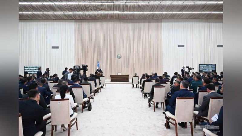 'Қарши шаҳридан ташқари бошқа бирорта туманда IT марказлар фаолияти йўлга қўйилмаган — Президент'ning rasmi