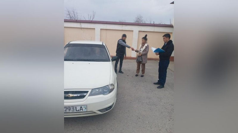 'Ota farzandi uchun aliment o`rniga mashina berdi'ning rasmi