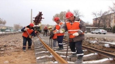 Изрображение 'В САМАРКАНДЕ ПОЛНЫМ ХОДОМ ИДЕТ СТРОИТЕЛЬСТВО ТРАМВАЙНЫХ РЕЛЬСОВ'