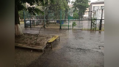 Изрображение 'На Ташкент обрушился мощный ливень с градом (видео)'