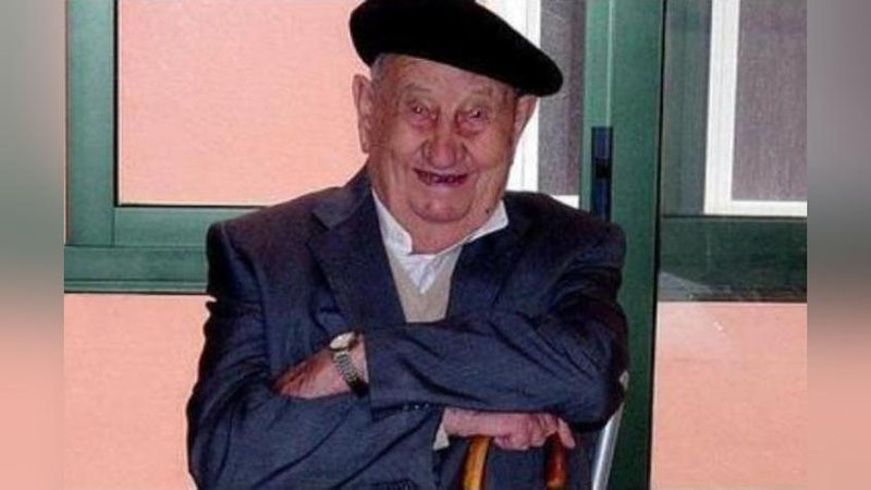 Изрображение 'В Испании скончался долгожитель, полностью заменивший воду красным вином'