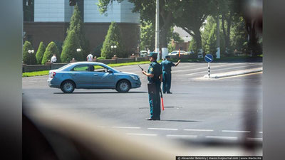 '​​O`zbekistonda «prava»siz mashina haydashga va rulda telefondan foydalanishga ruxsat berilishi mumkin'ning rasmi