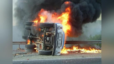 Изрображение 'ПОСЛЕ ДТП В ДЖИЗАКЕ В КАБИНЕ ГРУЗОВИКА НАШЛИ ОБГОРЕВШЕЕ ТЕЛО'