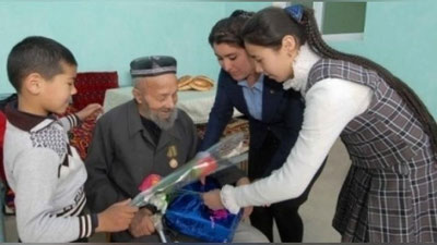 Изрображение 'В УЗБЕКИСТАНЕ УЧРЕЖДЕН НАГРУДНЫЙ ЗНАК ДЛЯ ВЕТЕРАНОВ ТРУДА'