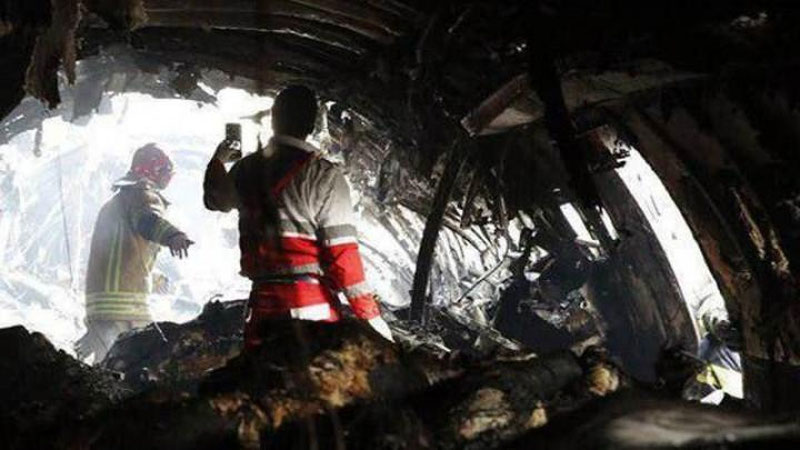 Изрображение 'В СЕТИ ПОЯВИЛИСЬ ЖУТКИЕ КАДРЫ С МЕСТА КРУШЕНИЯ БОИНГА ПОД ТЕГЕРАНОМ (ФОТО, ВИДЕО)'